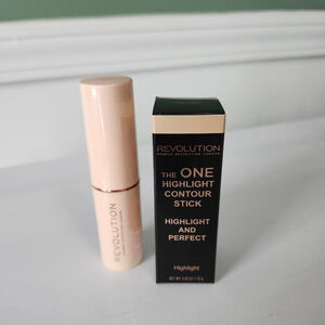 MakeupbRevolution Highlight Contour Stick & F3 Foundation